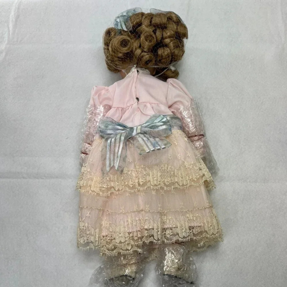 1998 Ashton-Drake "Melissa" Porcelain Doll Victorian Vanity Collection w/ Stool - Picture 5 of 9